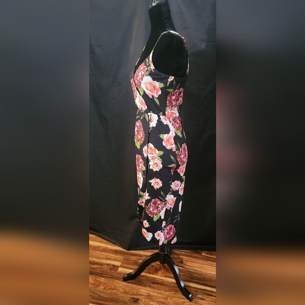 Full Circle Floral Surplice Midi Dress Size M - Picture 6 of 13